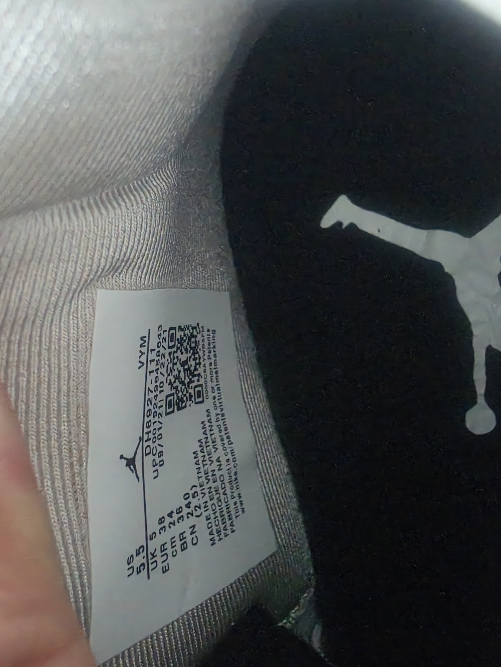 Nike Air Jordan 4 Retro "Military Black - Picture 6 of 7